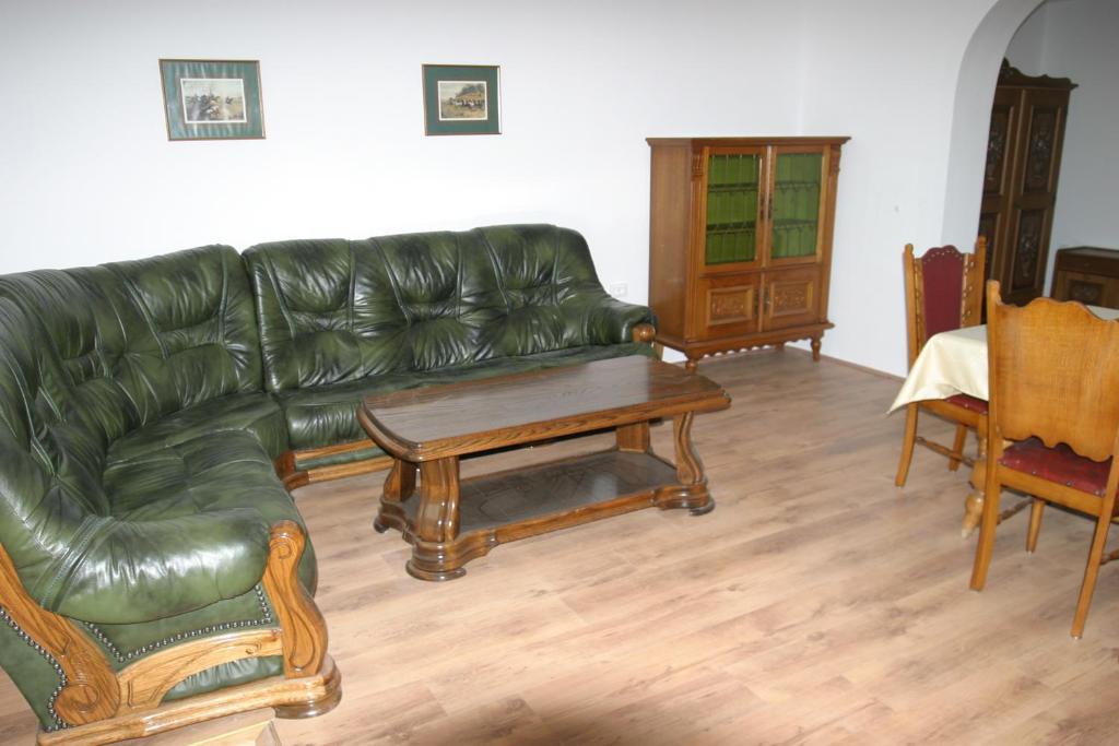 Villa Teleki Bilik gambar