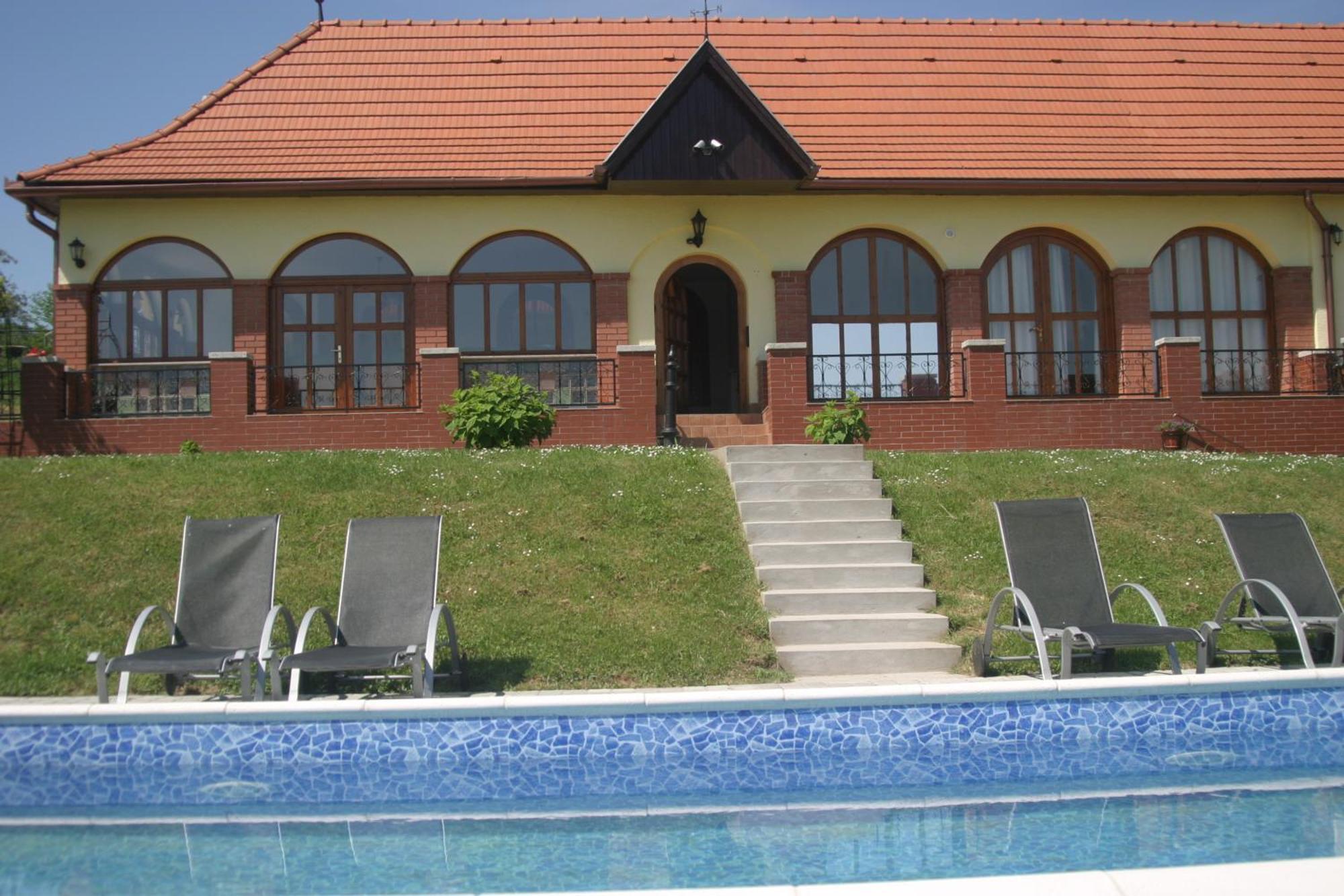 Villa Teleki Luaran gambar