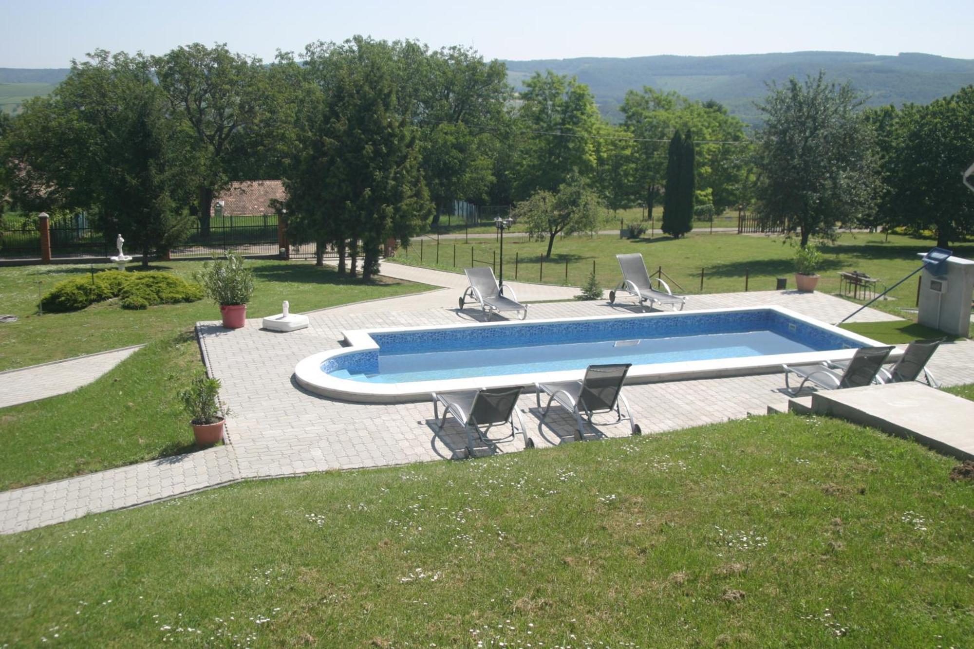 Villa Teleki Luaran gambar