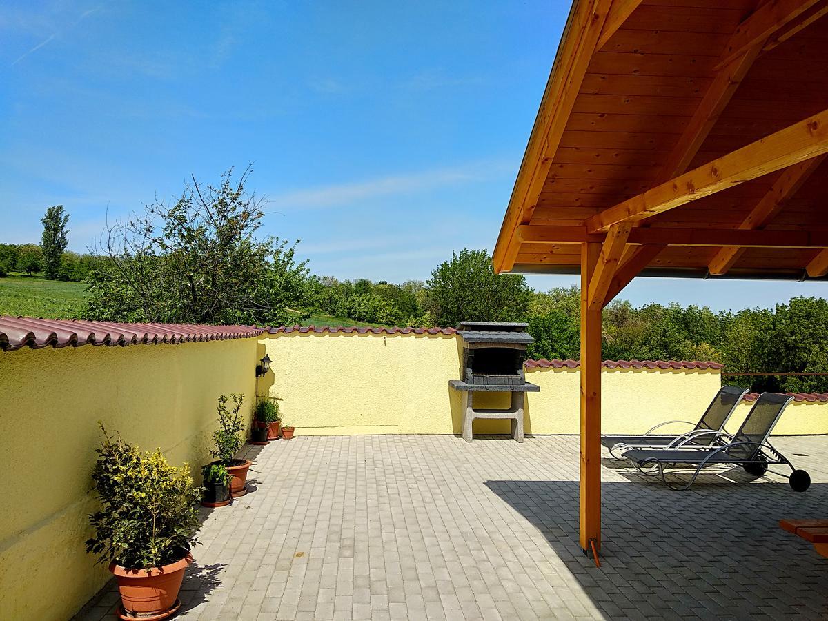 Villa Teleki Luaran gambar